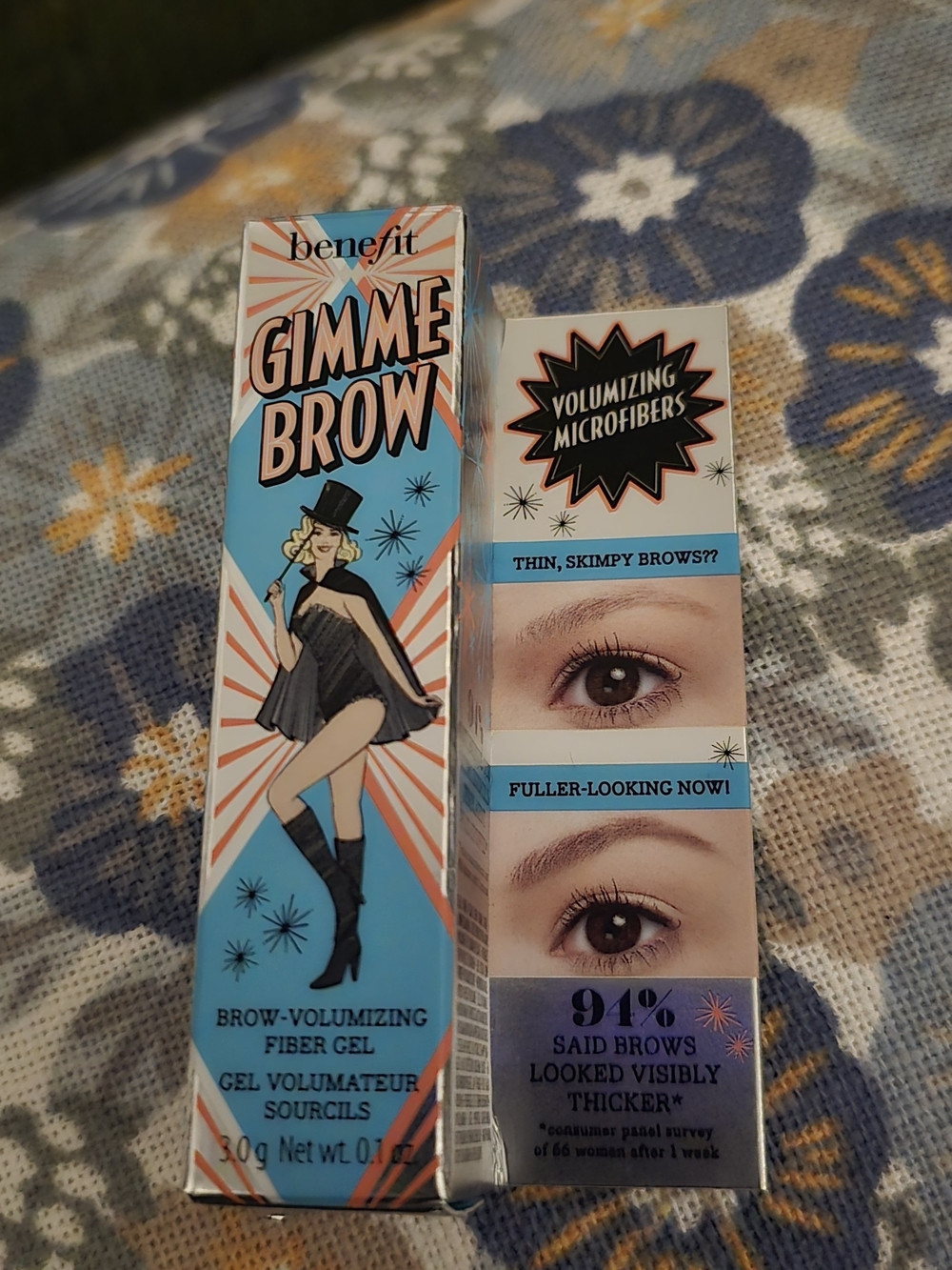 Benefit Gimme Brow Brow-Volumizing Fiber Gel in Blue & Coral Box